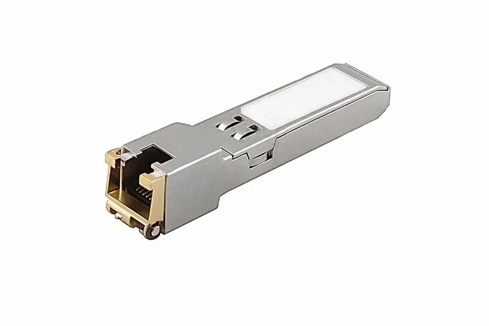 Медный SFP модуль Gigabit Ethernet/ Медный SFP модуль Gigabit Ethernet с разъемом RJ45. Скорость 1000 Мбит/с. Интерфейс: SERDES. Расстояние передачи - до 100 м. Размеры (ШхВхГ): 14,3x12,7x63мм. Вес: 0,03кг. Рабочая температура: 0…+70°С.