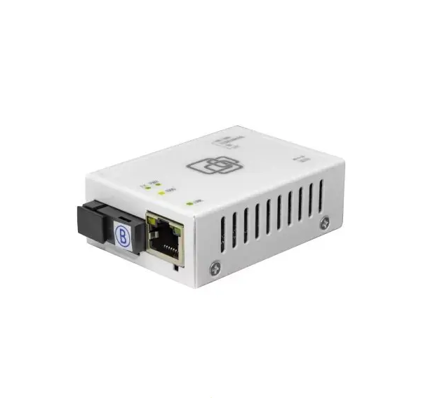 SNR SNR-CVT-1000B Медиаконвертер 10/100/1000-Base-T / 100/1000Base-FX, Tx/Rx: 1550/1310нм