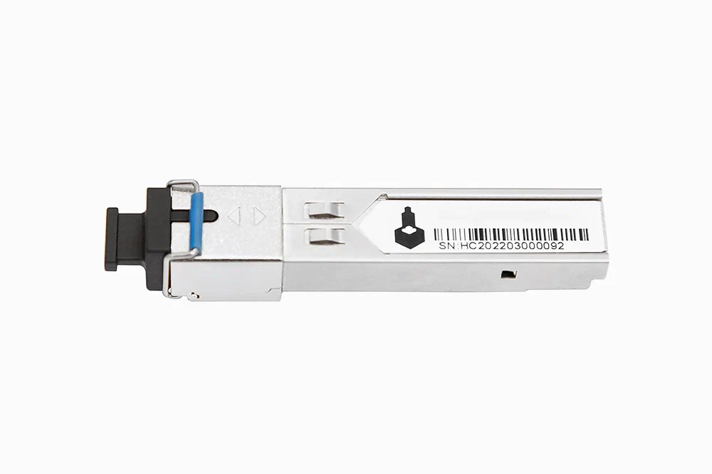 Оптический SFP Модуль/ Оптический SFP Модуль промышленный. Одно волокно Single Mode. Скорость: до 1,25 Гбит/c. Тип разъема: SC. Оптический бюджет: 12дБ. Расстояние передачи - до 3км. Рабочая длина волны,нм - Tx:1310/Rx:1550. Поддержка DDM. Размеры (ШхВхГ): 13,7x11x63,8мм. Рабочая температура: -40…+85°С.