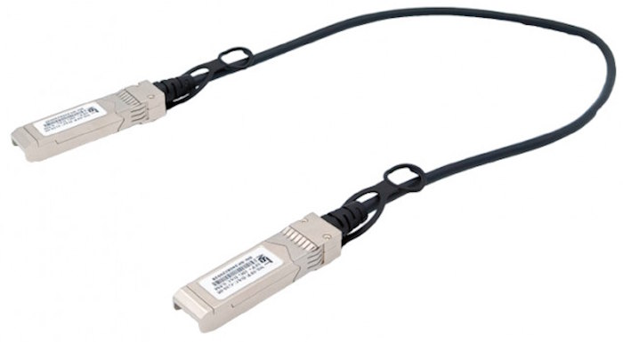 DAC кабель SFP+ 10G/ DAC кабель SFP+ 10G. Скорость: 10 Гбит/c. Тип разъема: SFP. Длина кабеля 0,5м. Размеры коннектора (ШхВхГ): 11 x 9 x 57 мм. Рабочая температура: 0…+70°С.
